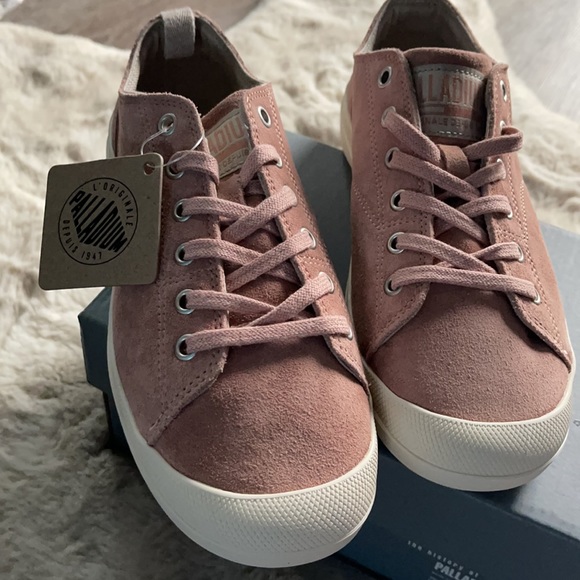 Palladium Shoes - Palladium Woman’s Suede Wander Lace Sue Shoe Size7 &  8